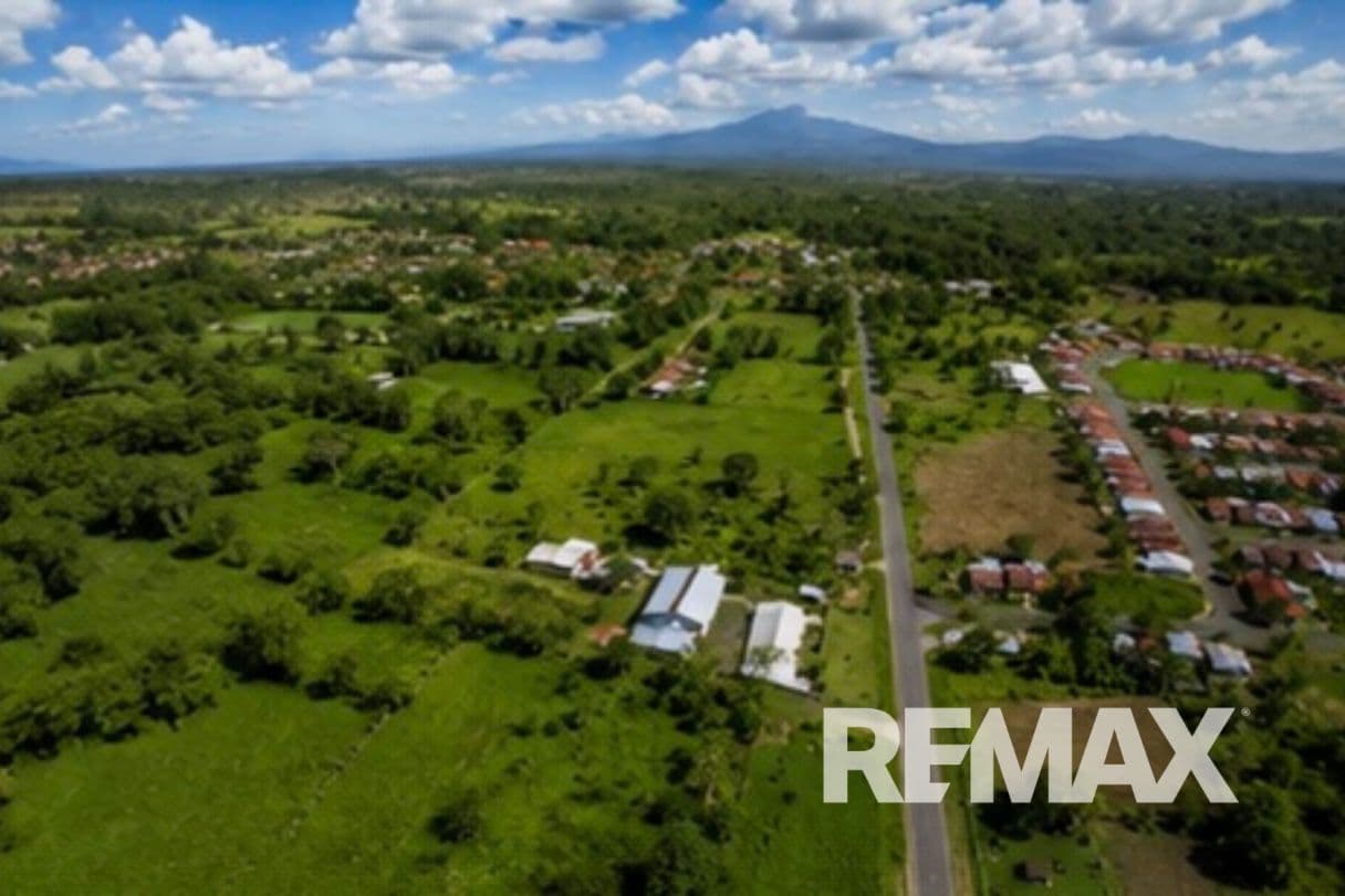 Estate Investment Opportunity in Downtown Upala, photo 2