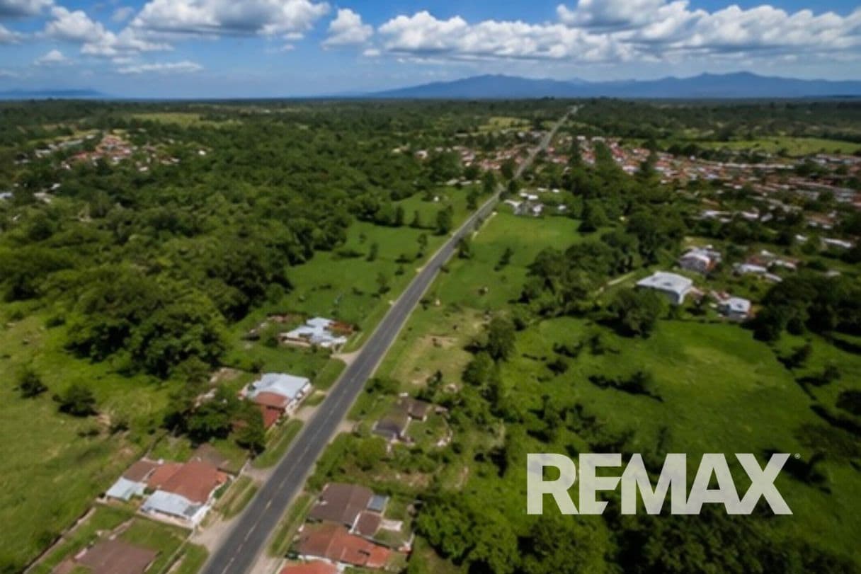 Estate Investment Opportunity in Downtown Upala, photo 3