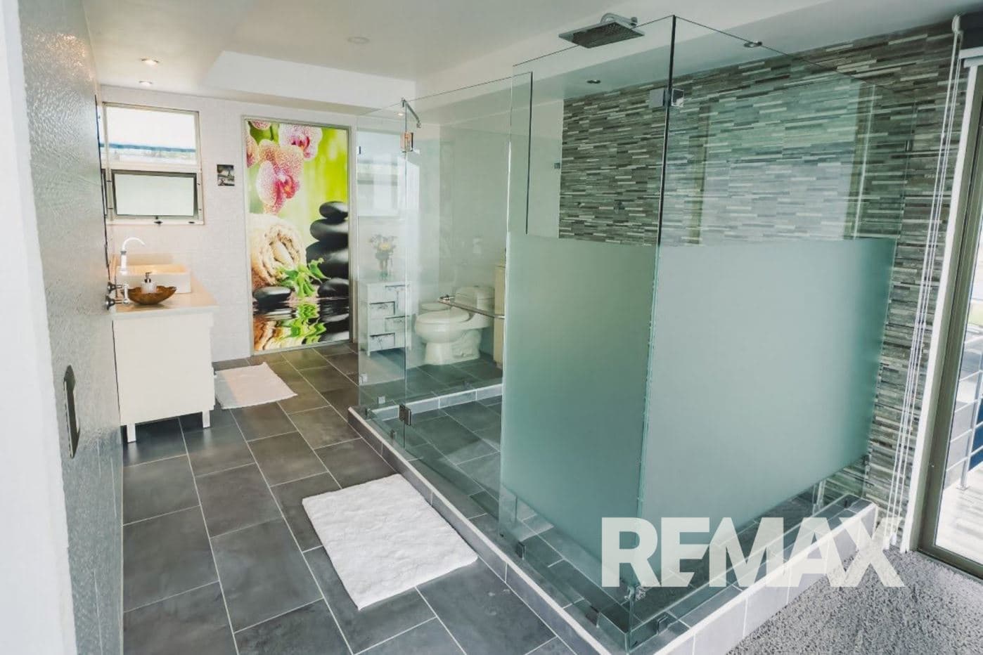 Ultra-modern Mansion for sale near La Fortuna in Ciudad Quesada, 4 Levels, Elevator, Indoor Pool and Jacuzzi w Volcano Views, photo 29