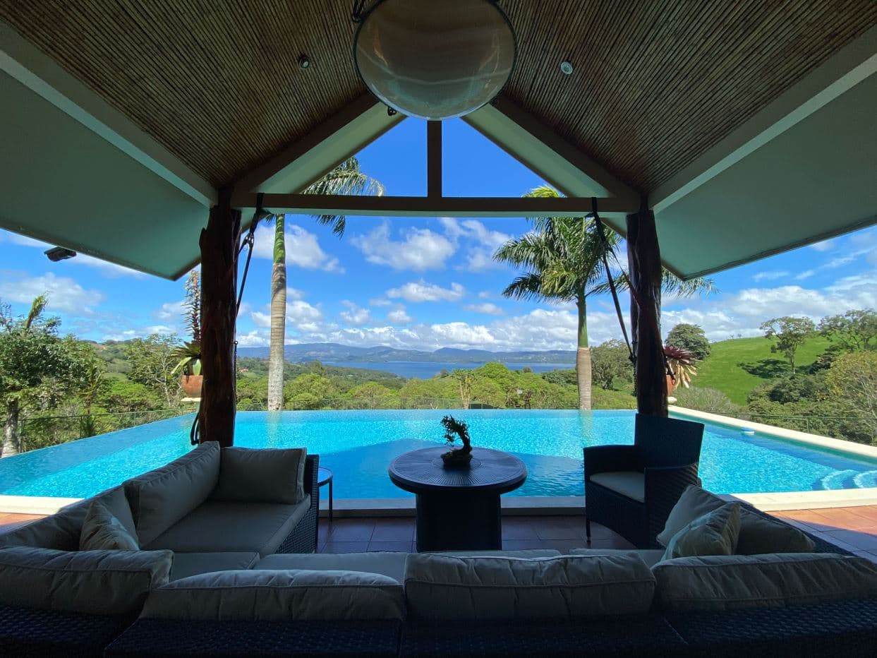 LUXURY MOUNTAIN VILLA AT LAKE ARENAL FOR SALE WITH SPECTACULAR VIEW OF Lake Arenal, photo 5