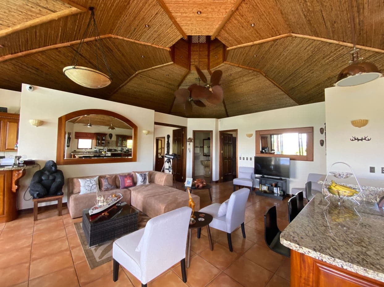 LUXURY MOUNTAIN VILLA AT LAKE ARENAL FOR SALE WITH SPECTACULAR VIEW OF Lake Arenal, photo 7