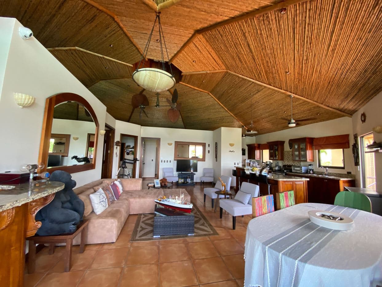 LUXURY MOUNTAIN VILLA AT LAKE ARENAL FOR SALE WITH SPECTACULAR VIEW OF Lake Arenal, photo 6
