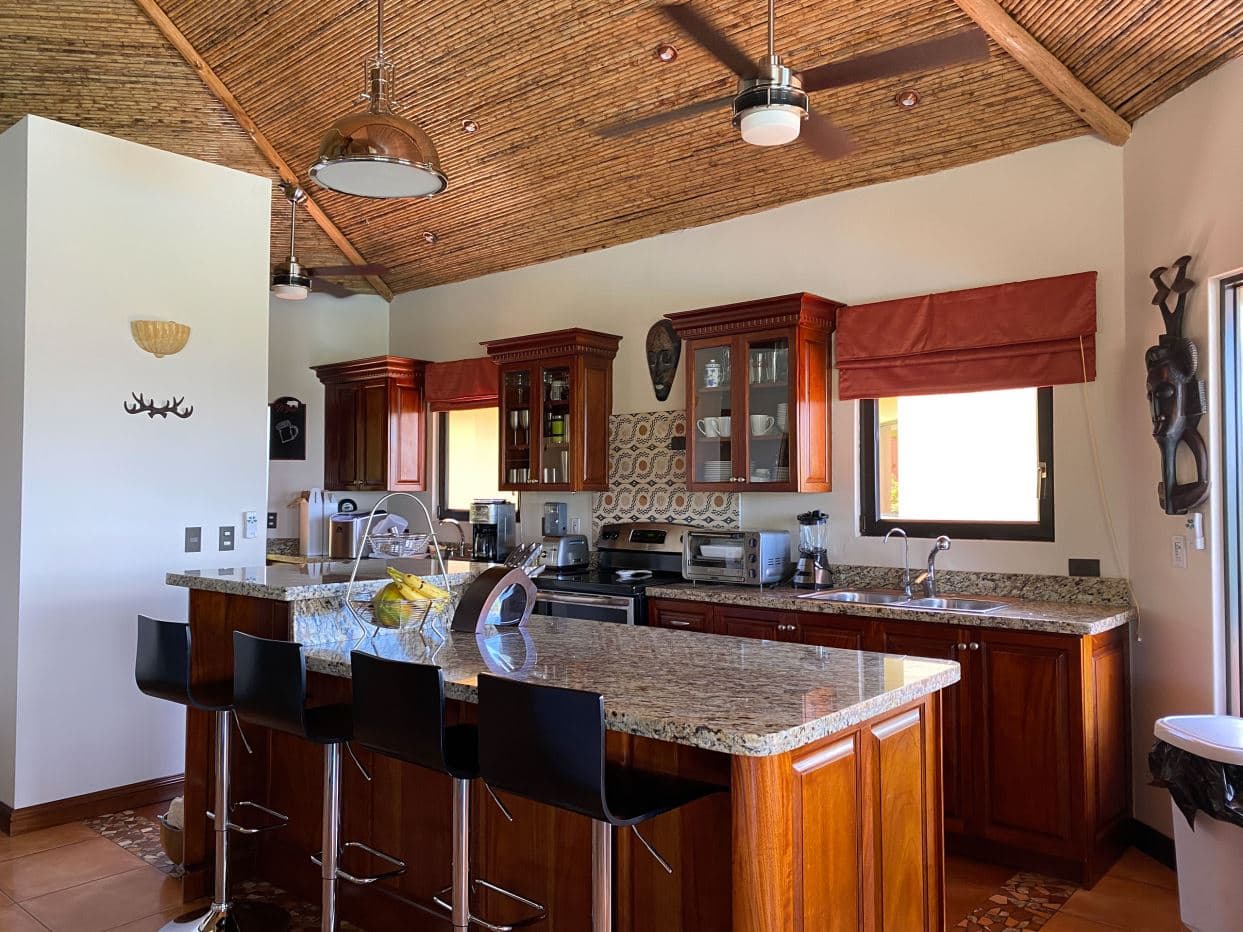 LUXURY MOUNTAIN VILLA AT LAKE ARENAL FOR SALE WITH SPECTACULAR VIEW OF Lake Arenal, photo 8