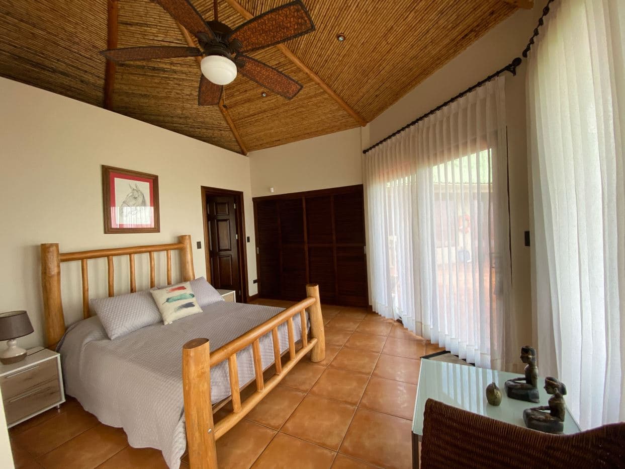 LUXURY MOUNTAIN VILLA AT LAKE ARENAL FOR SALE WITH SPECTACULAR VIEW OF Lake Arenal, photo 18