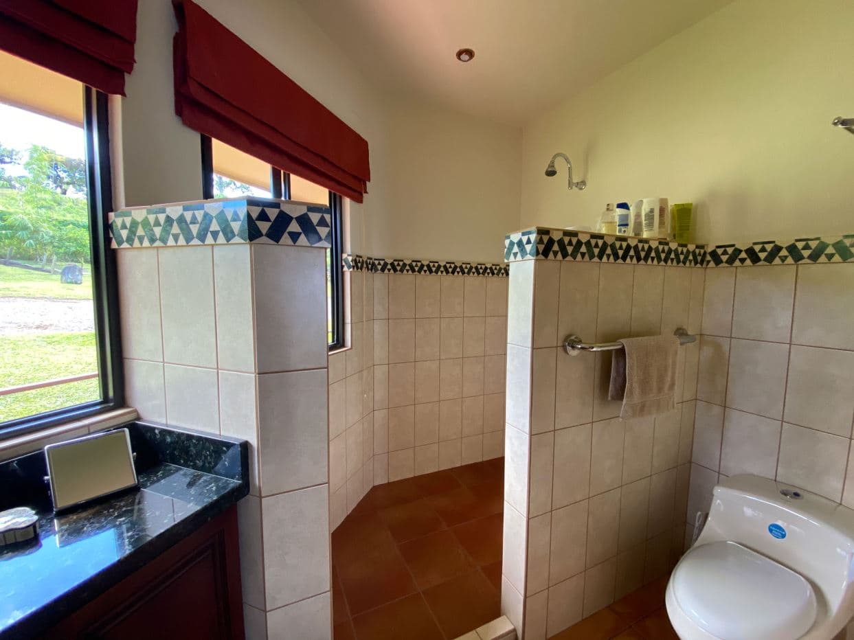 LUXURY MOUNTAIN VILLA AT LAKE ARENAL FOR SALE WITH SPECTACULAR VIEW OF Lake Arenal, photo 13