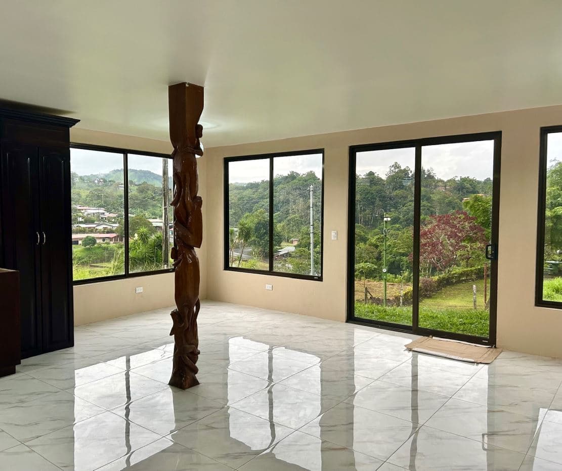 Modern New Build Overlooking Lake Arenal - Walkable to Downtown Nuevo Arenal, photo 4