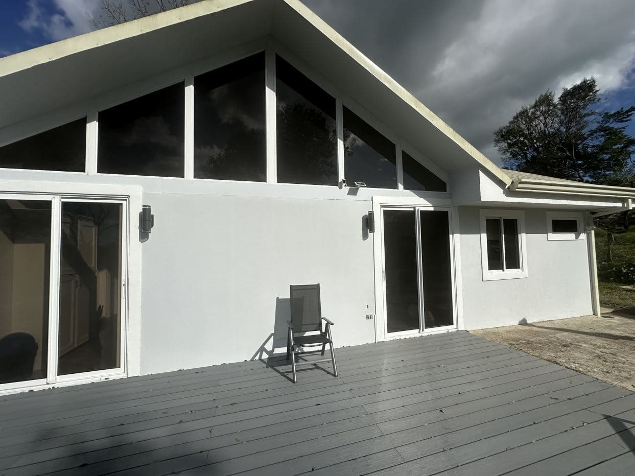 Luxury lakefront home, photo 3