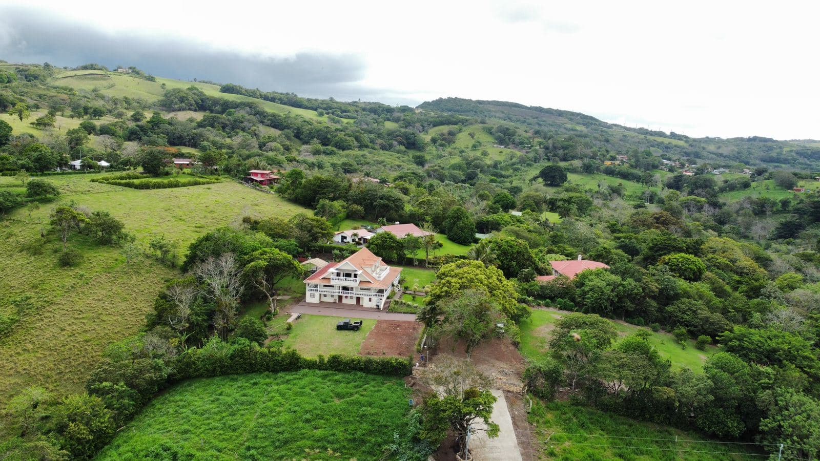 Luxurious “Tronadora”Lake Arenal Mansion for Sale with Picturesque Country Views and Lake Views, photo 22