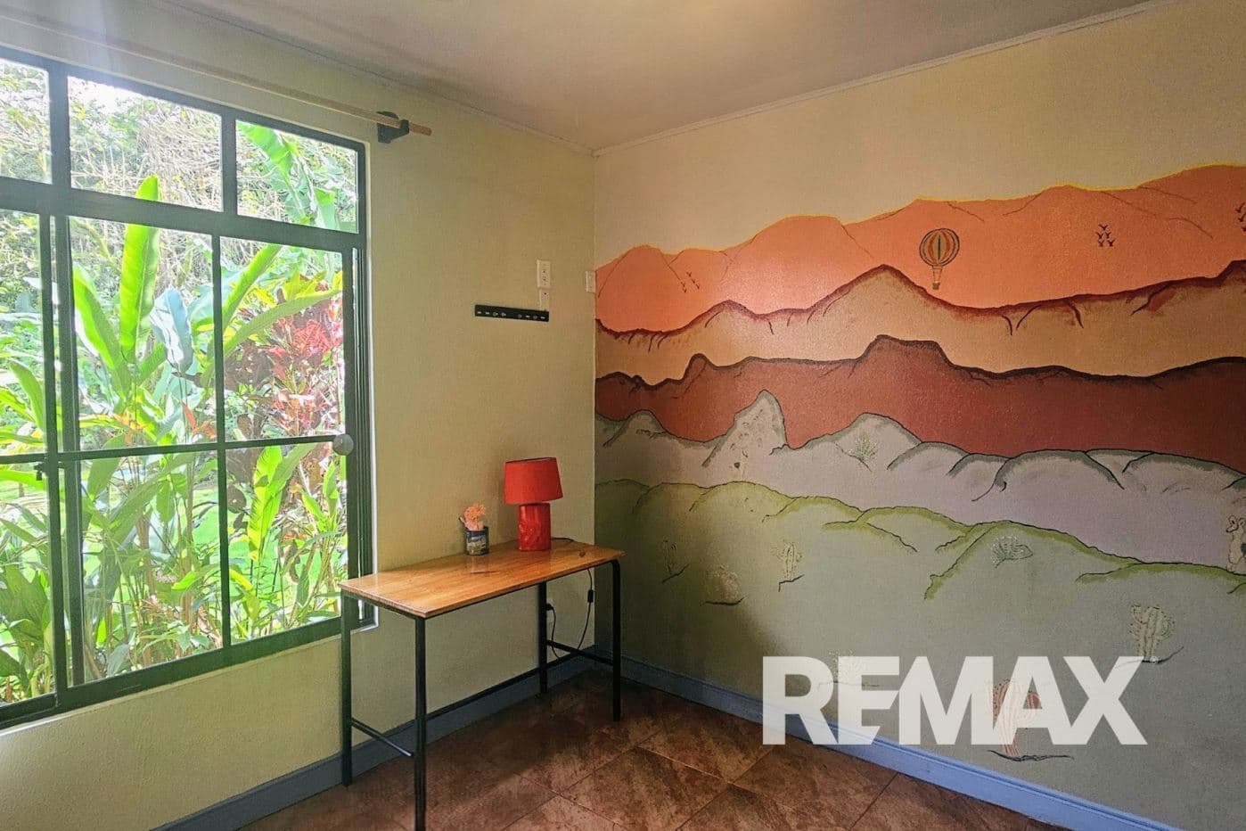 Spacious 3-Bed, 2-Bath Bungalow on a Large, Fenced Property Near La Fortuna – Garage with Guest House Potential!, photo 9
