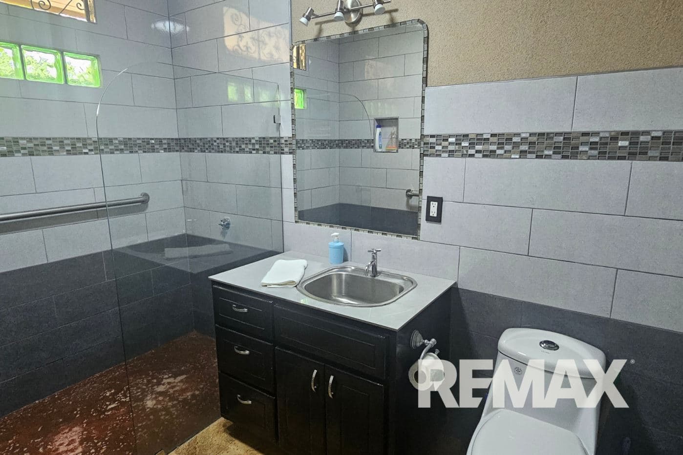 Spacious 3-Bed, 2-Bath Bungalow on a Large, Fenced Property Near La Fortuna – Garage with Guest House Potential!, photo 13