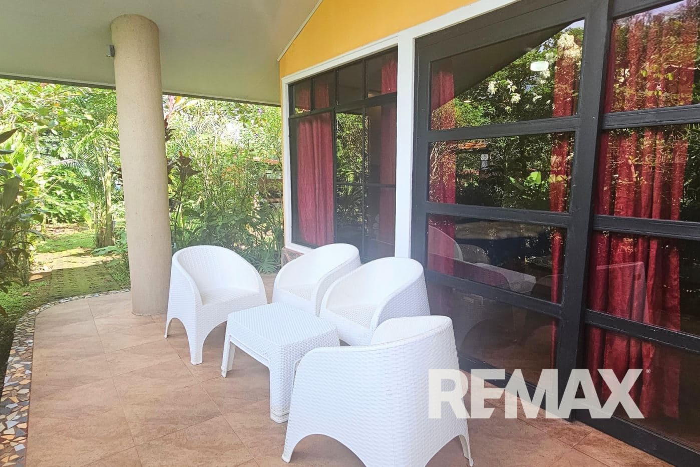 Spacious 3-Bed, 2-Bath Bungalow on a Large, Fenced Property Near La Fortuna – Garage with Guest House Potential!, photo 10