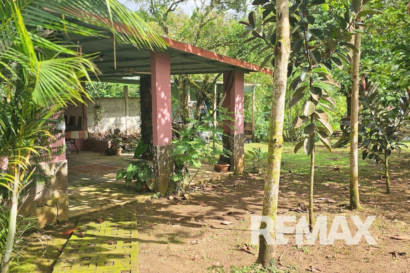 Spacious 3-Bed, 2-Bath Bungalow on a Large, Fenced Property Near La Fortuna – Garage with Guest House Potential!, photo 17