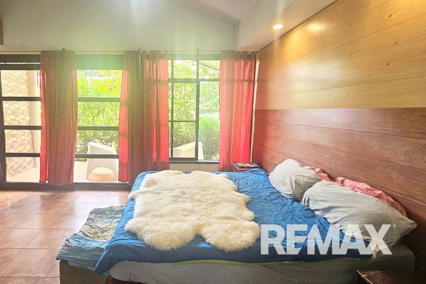 Spacious 3-Bed, 2-Bath Bungalow on a Large, Fenced Property Near La Fortuna – Garage with Guest House Potential!, photo 8