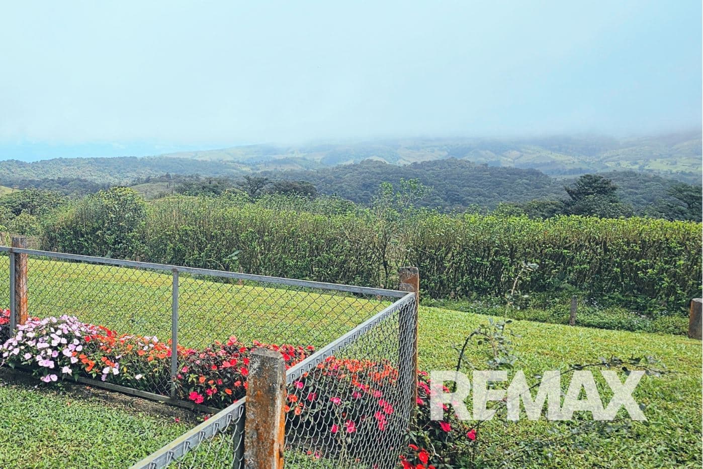 Off-Grid Mountain Home with Multiple Volcano Views on 5,775 m² – La Balsa, San Ramón, photo 21