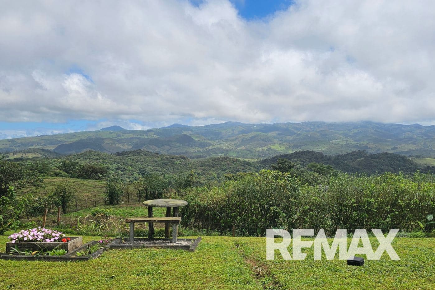Off-Grid Mountain Home with Multiple Volcano Views on 5,775 m² – La Balsa, San Ramón, photo 22