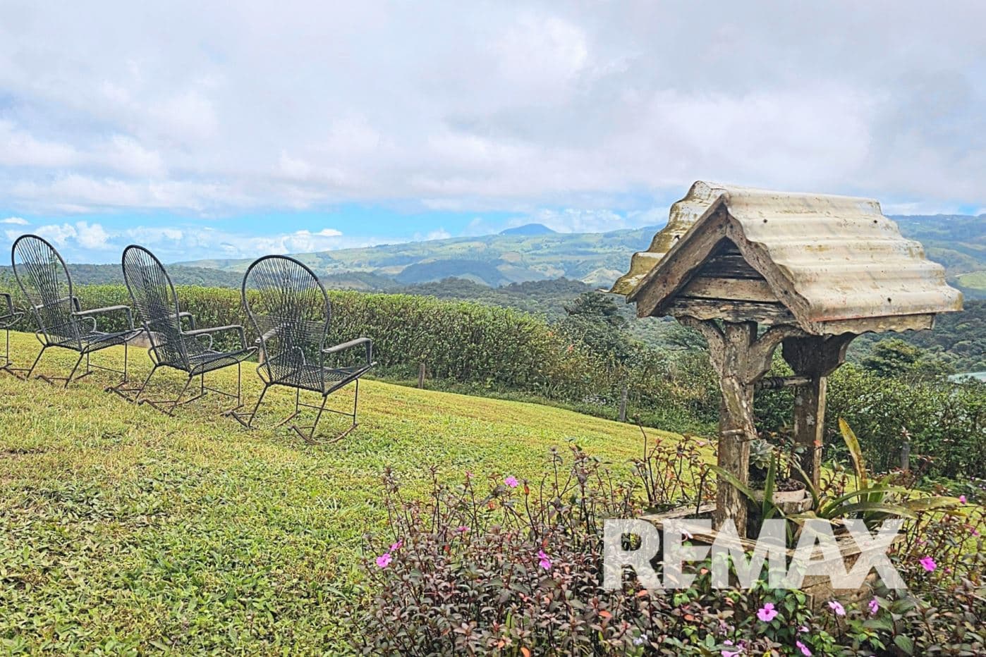 Off-Grid Mountain Home with Multiple Volcano Views on 5,775 m² – La Balsa, San Ramón, photo 23
