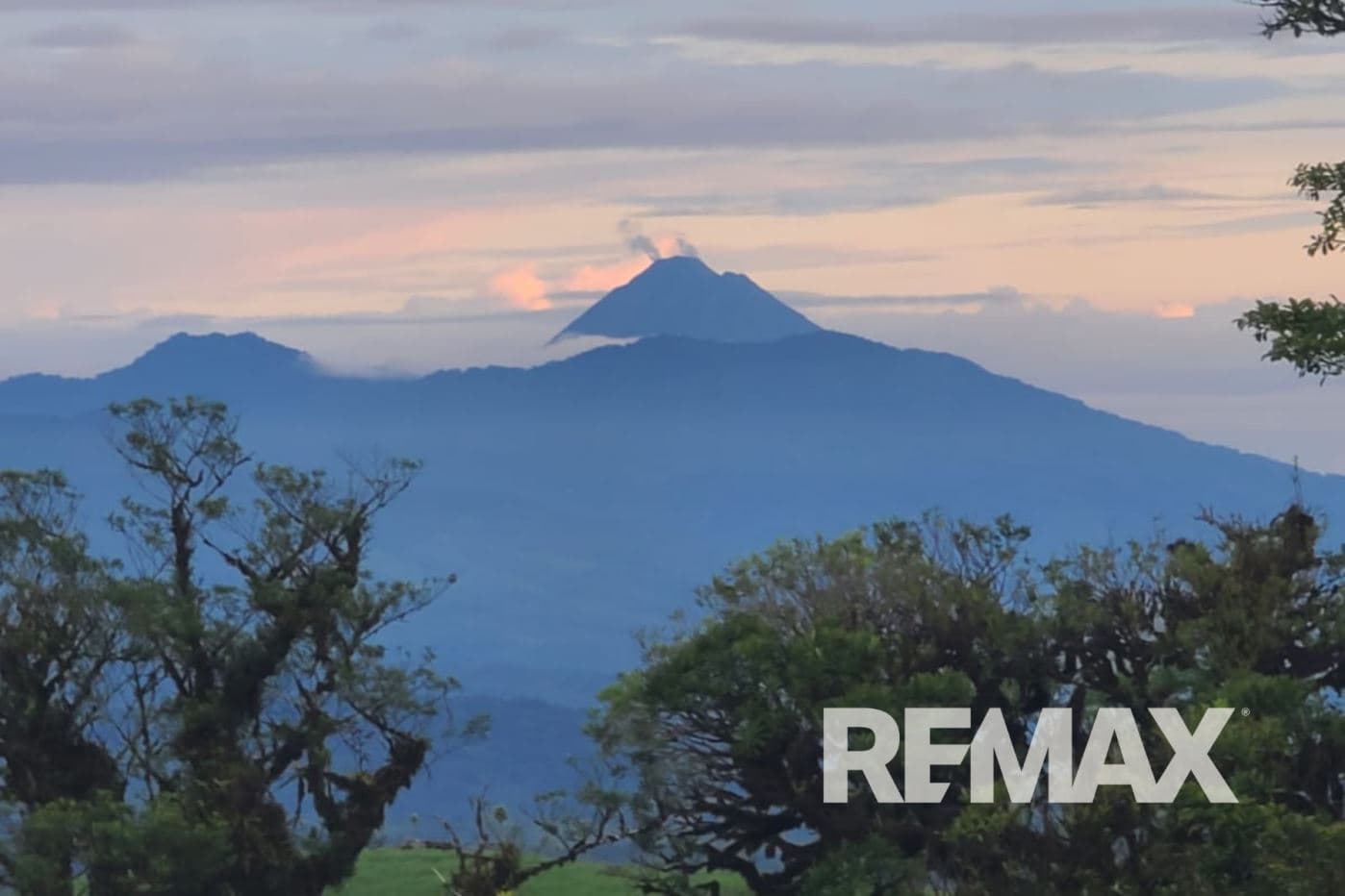 Off-Grid Mountain Home with Multiple Volcano Views on 5,775 m² – La Balsa, San Ramón, photo 26