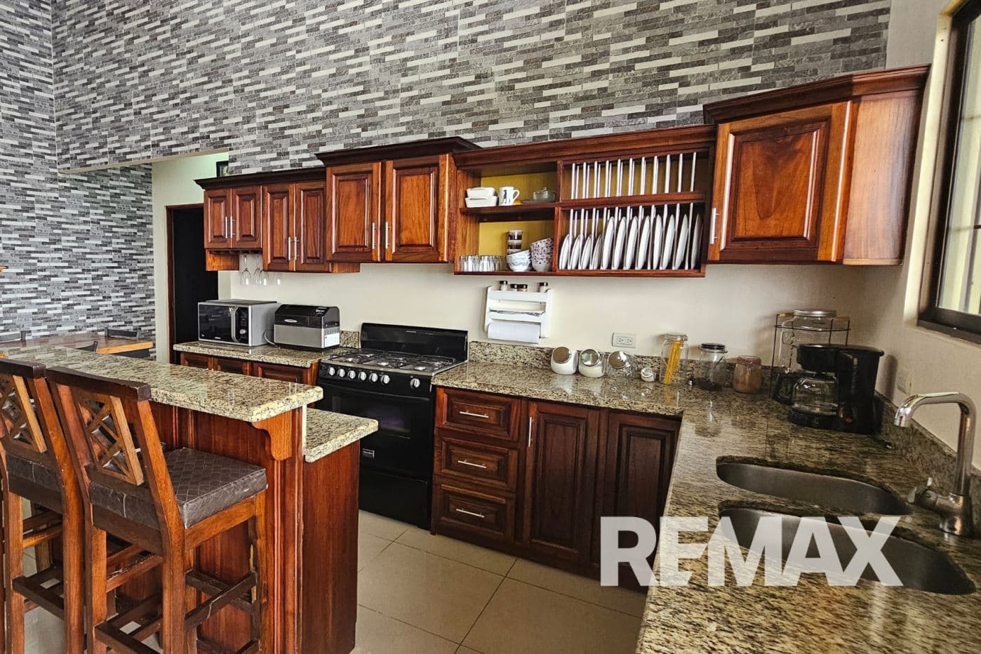 Off-Grid Mountain Home with Multiple Volcano Views on 5,775 m² – La Balsa, San Ramón, photo 3