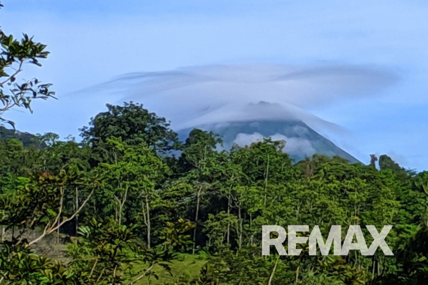 17-Acre Estate with Pool, Guest House & Income Potential Near La Fortuna, photo 9