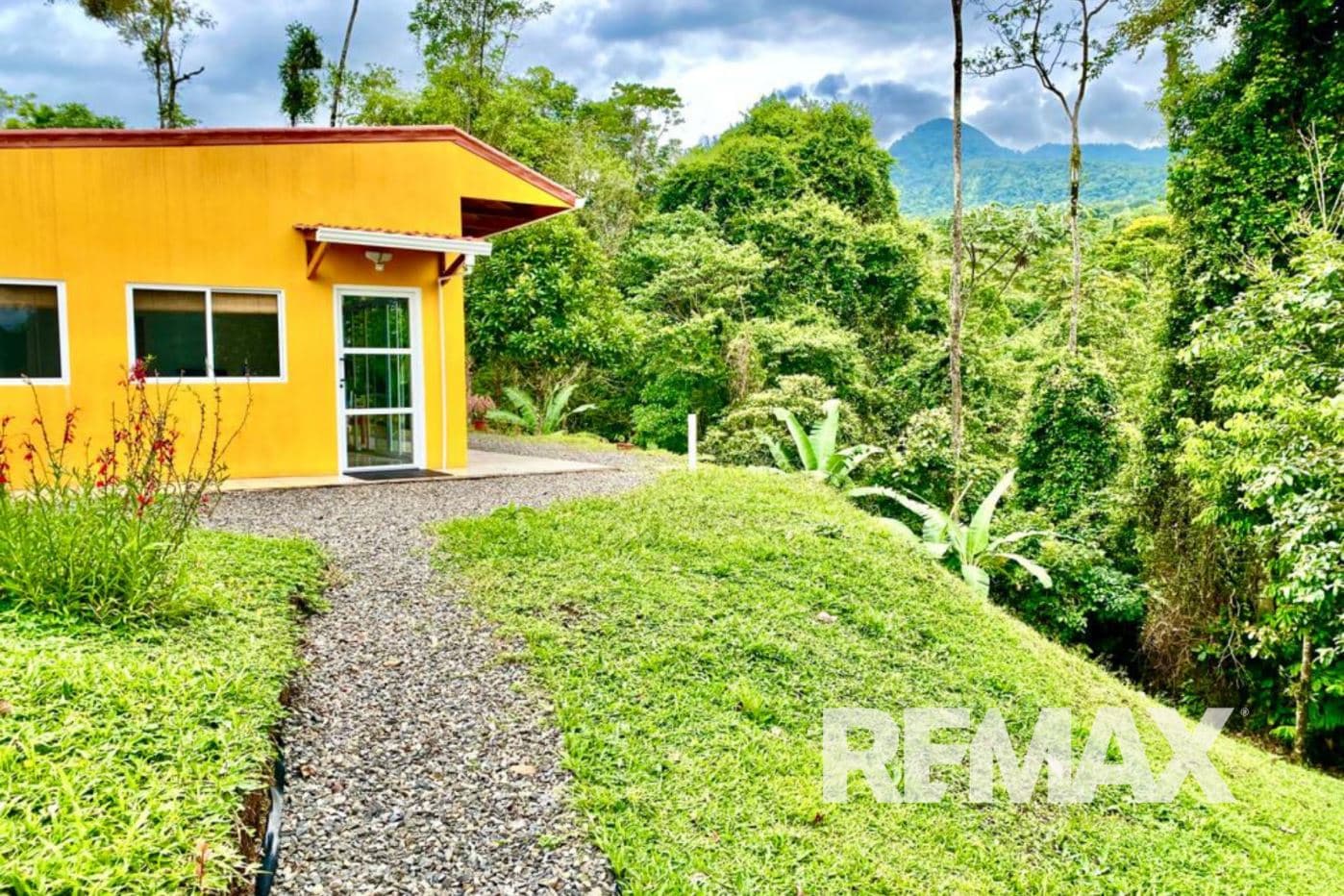 17-Acre Estate with Pool, Guest House & Income Potential Near La Fortuna, photo 23