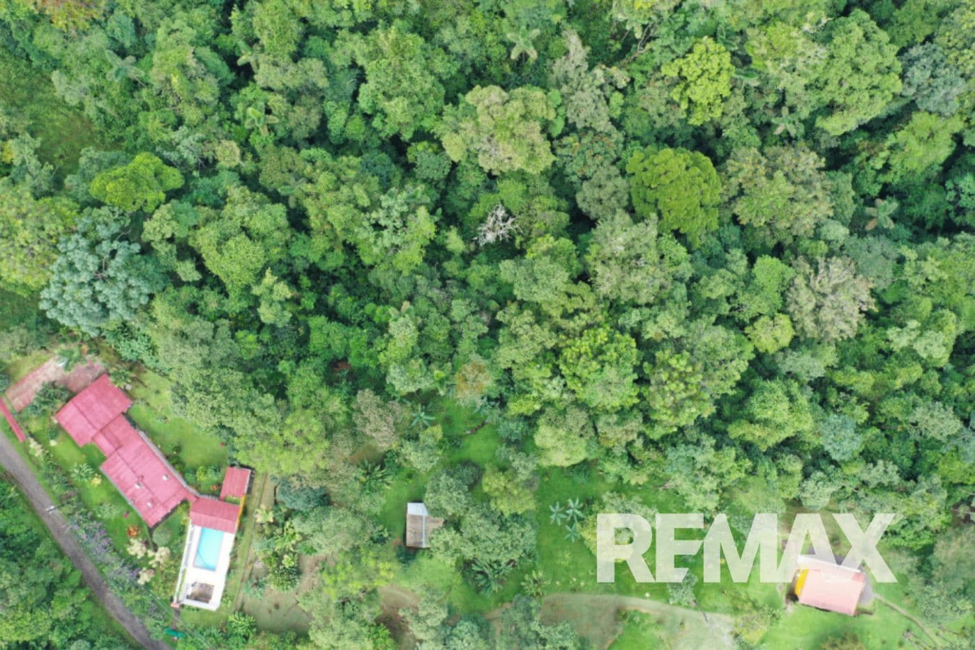 17-Acre Estate with Pool, Guest House & Income Potential Near La Fortuna, photo 8
