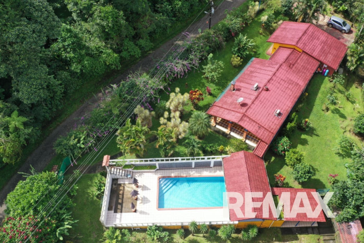 17-Acre Estate with Pool, Guest House & Income Potential Near La Fortuna, photo 2
