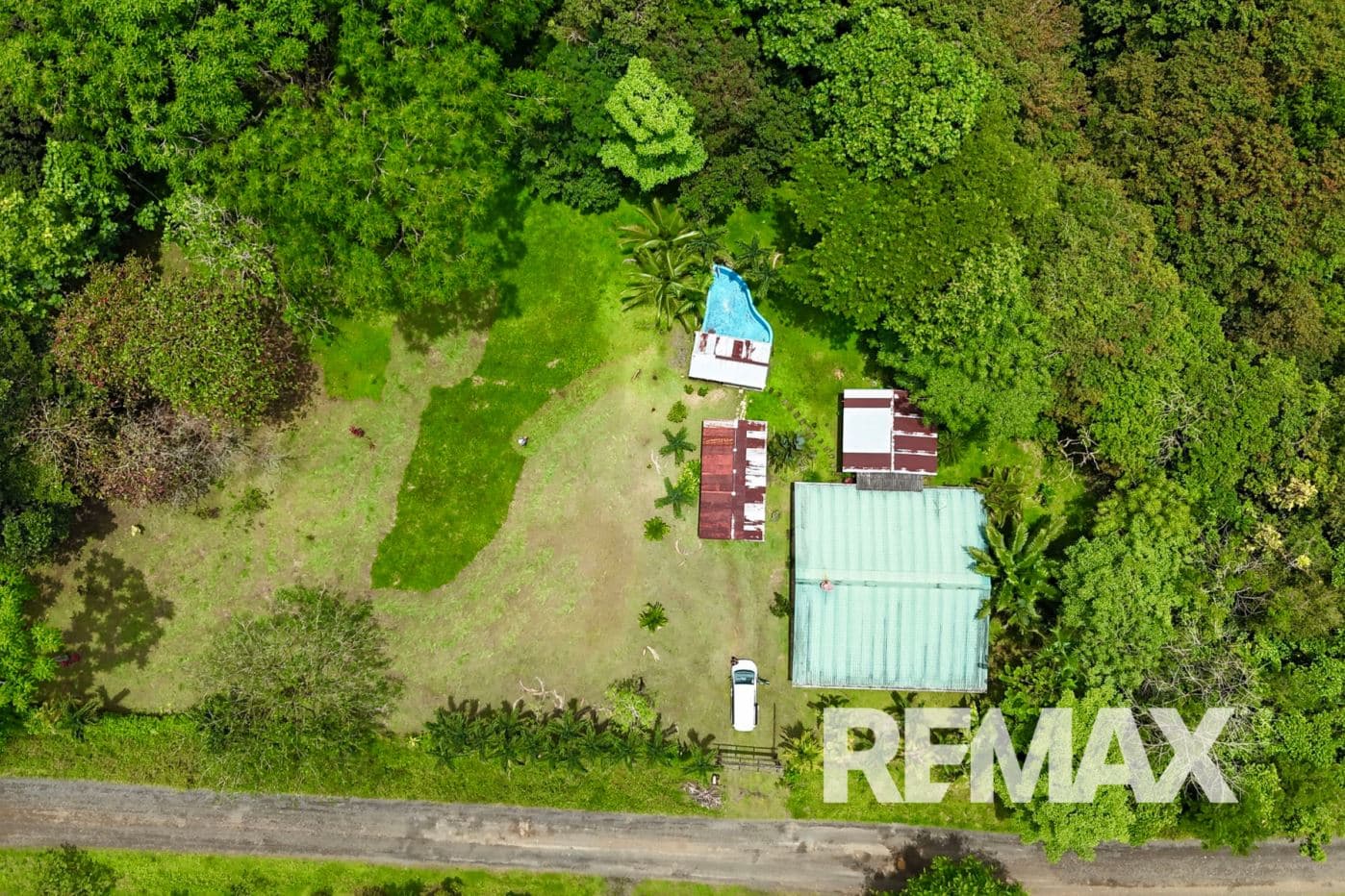 Almost 2acres Property, house with Pool, Lake, and BBQ Area, photo 17