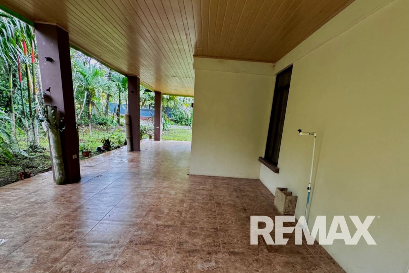 Almost 2acres Property, house with Pool, Lake, and BBQ Area, photo 7