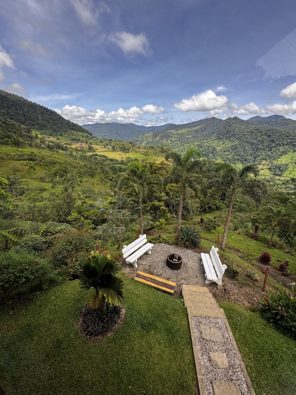 Rustic-Modern Paradise with Pool and Stunning Views, photo 2