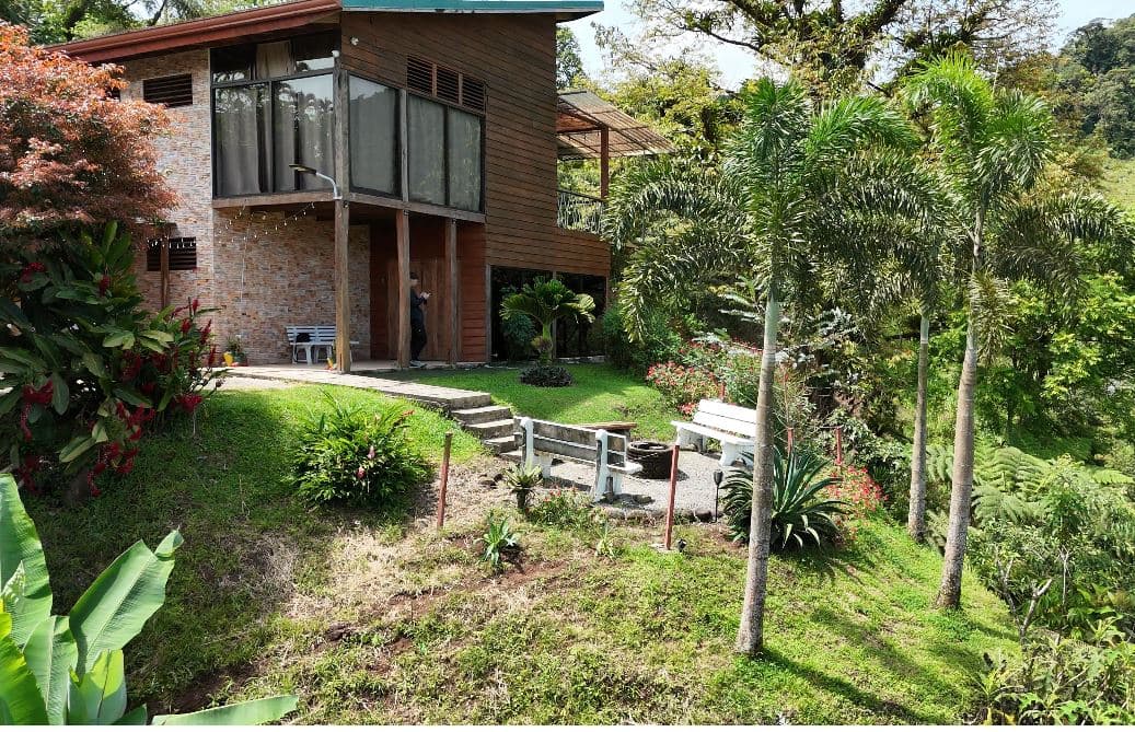 Rustic-Modern Paradise with Pool and Stunning Views, photo 3