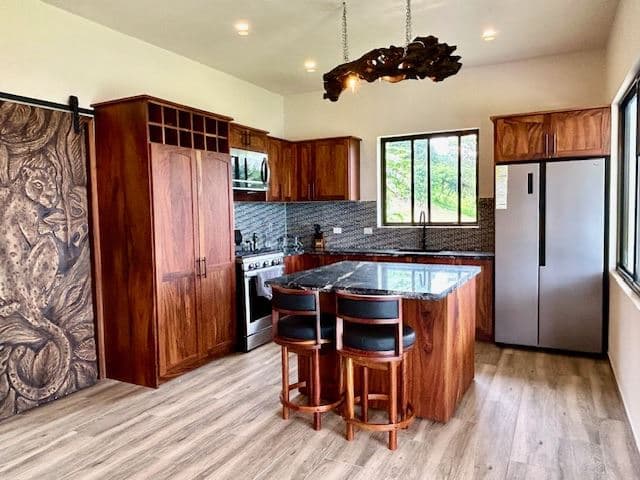Turnkey Lakefront Home with Private Access, Expansion Potential, and Strong Rental Appeal in Nuevo Arenal, photo 6