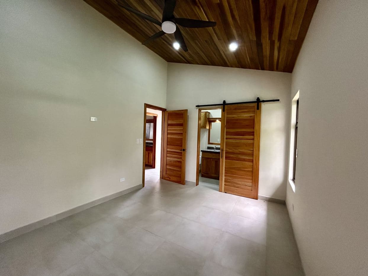 Modern Comfort Meets Small Town Charm- 2 Bedroom Renovated Home in Lake Arenal - SELLER FINANCING!, photo 10