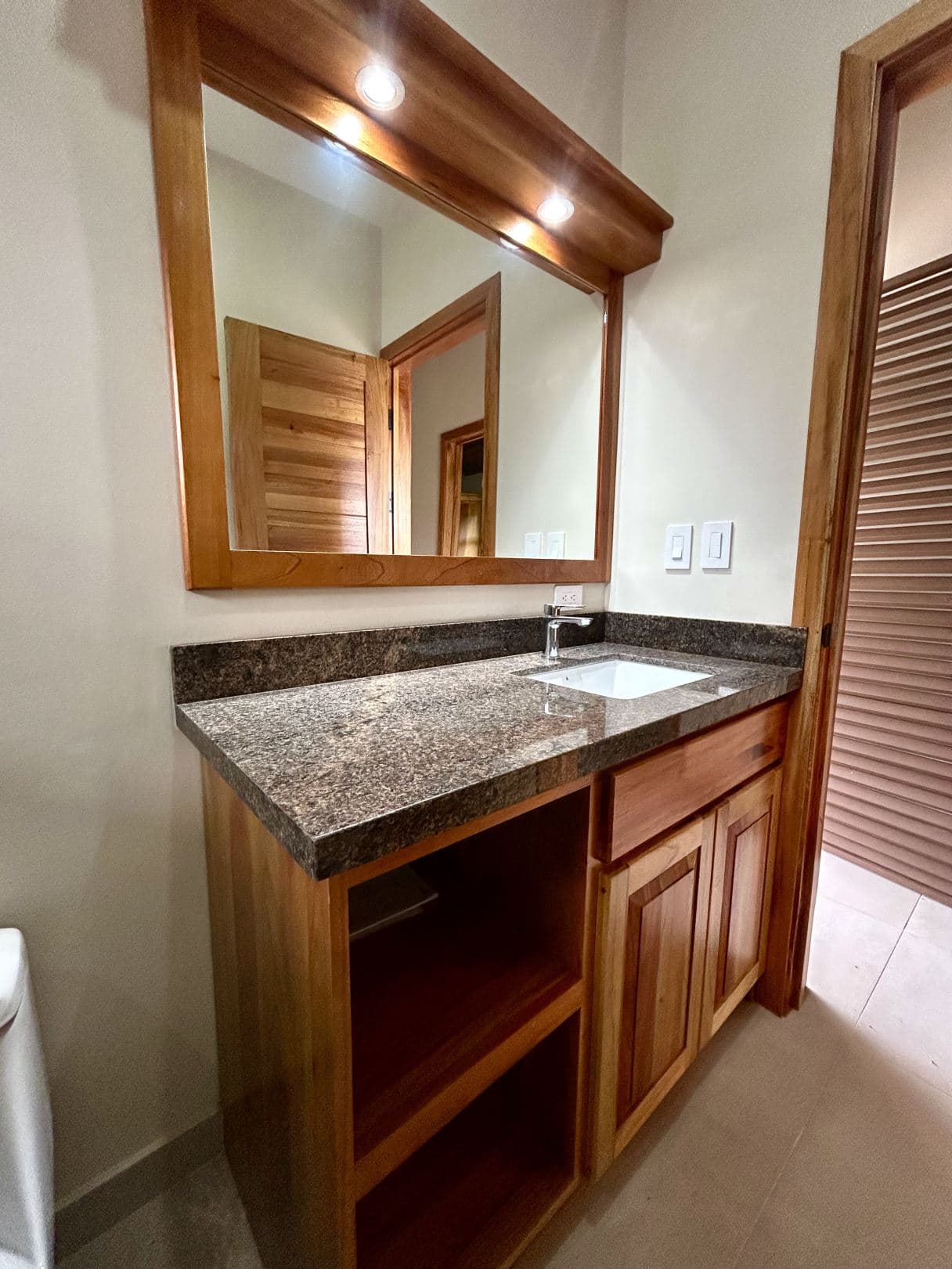 Modern Comfort Meets Small Town Charm- 2 Bedroom Renovated Home in Lake Arenal - SELLER FINANCING!, photo 17