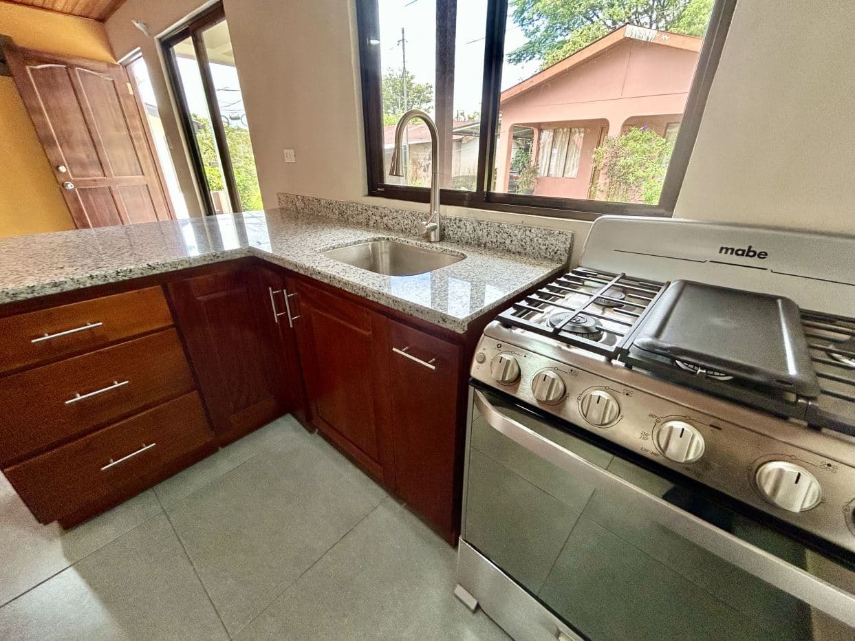 Renovated & Modern 2 Bedroom Home in Nuevo Arenal - Great Starter, Rental or Retirement Option with SELLER FINANCING!, photo 6