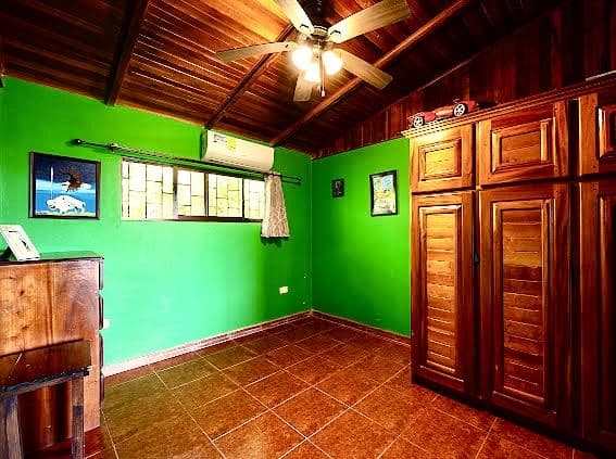 Lake Arenal Retreat - Spacious 4 Bedroom Home, Guesthouse with Income Potential at a Competitive Price, photo 16