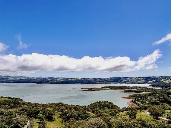 Lake Arenal Retreat - Spacious 4 Bedroom Home, Guesthouse with Income Potential at a Competitive Price, photo 2