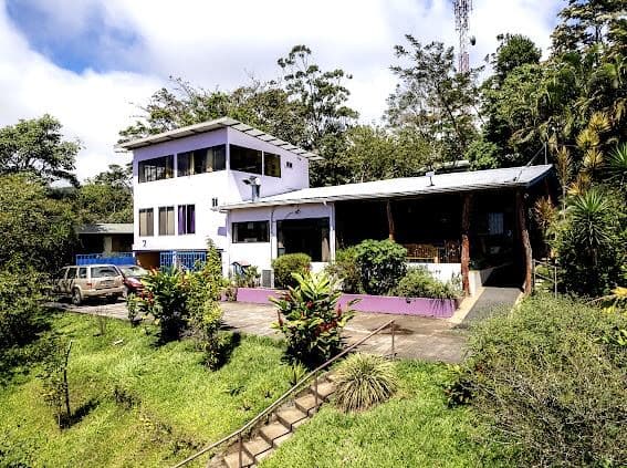 Lake Arenal Retreat - Spacious 4 Bedroom Home, Guesthouse with Income Potential at a Competitive Price