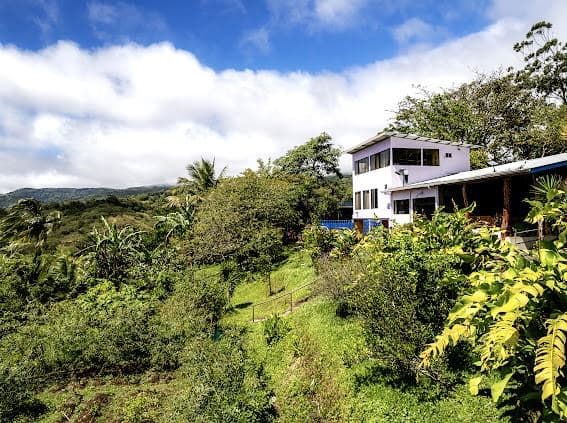Lake Arenal Retreat - Spacious 4 Bedroom Home, Guesthouse with Income Potential at a Competitive Price, photo 4