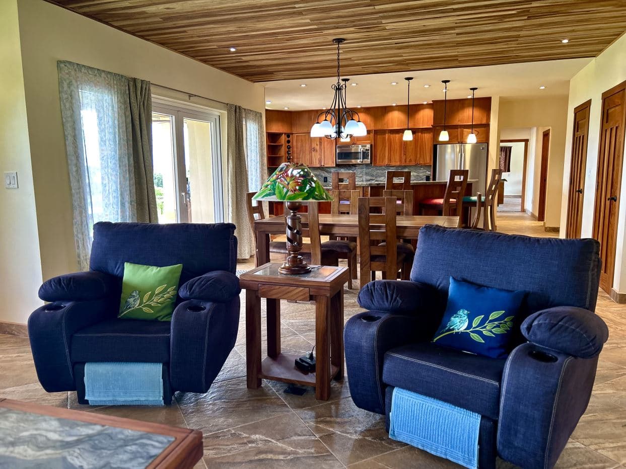 Luxury Lakefront Home with Guest Suite and Panoramic Lake Arenal Views - Lake Paradise Nuevo Arenal, photo 14
