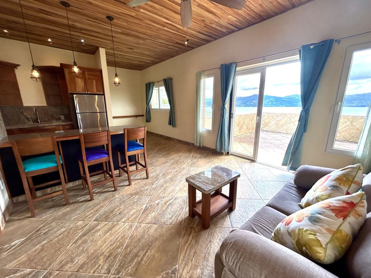 Luxury Lakefront Home with Guest Suite and Panoramic Lake Arenal Views - Lake Paradise Nuevo Arenal, photo 25