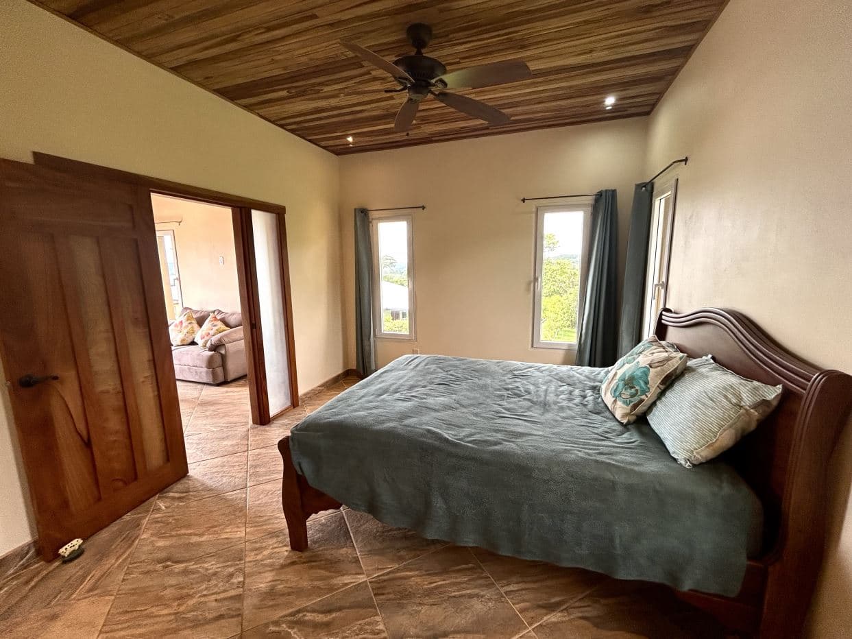 Luxury Lakefront Home with Guest Suite and Panoramic Lake Arenal Views - Lake Paradise Nuevo Arenal, photo 32