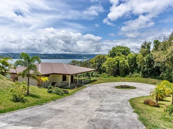 Villa Aurea: Distinguished Guanacaste Estate with Panoramic Views of the Iconic Arenal Volcano & Lake Arenal, photo 27