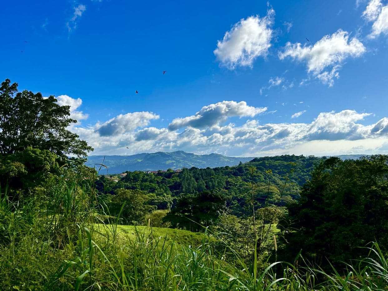 Charming Hillside Cottage on 1.4 Acres with Panoramic Lake Arenal Views and Development Potential, Guanacaste, Costa Rica, photo 24