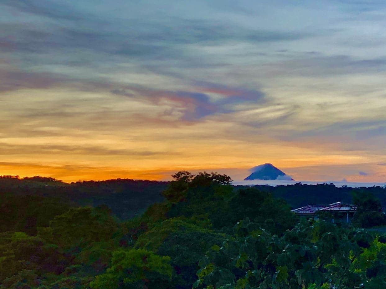 Striking Contemporary Lake Arenal Estate with California-Inspired Design and Arenal Volcano & Lake Views, photo 2