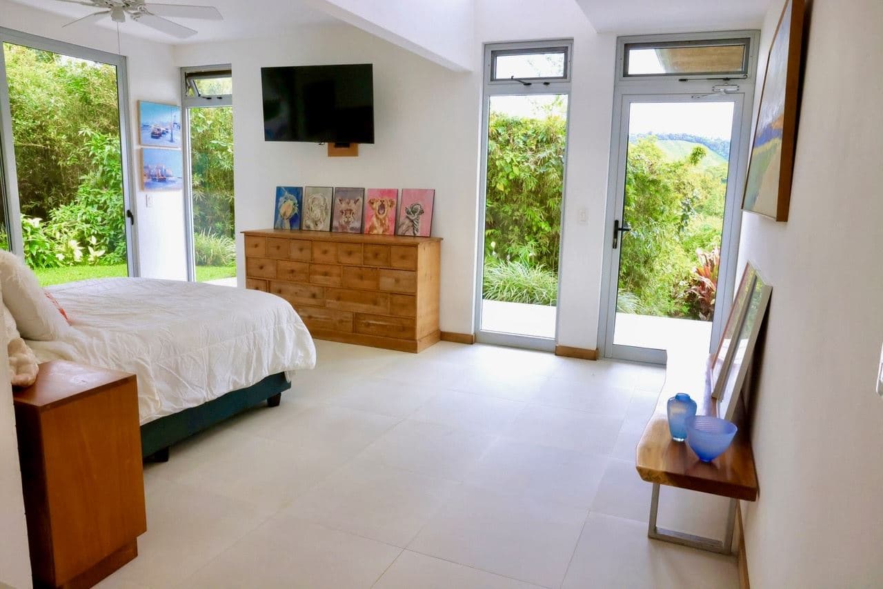 Striking Contemporary Lake Arenal Estate with California-Inspired Design and Arenal Volcano & Lake Views, photo 14