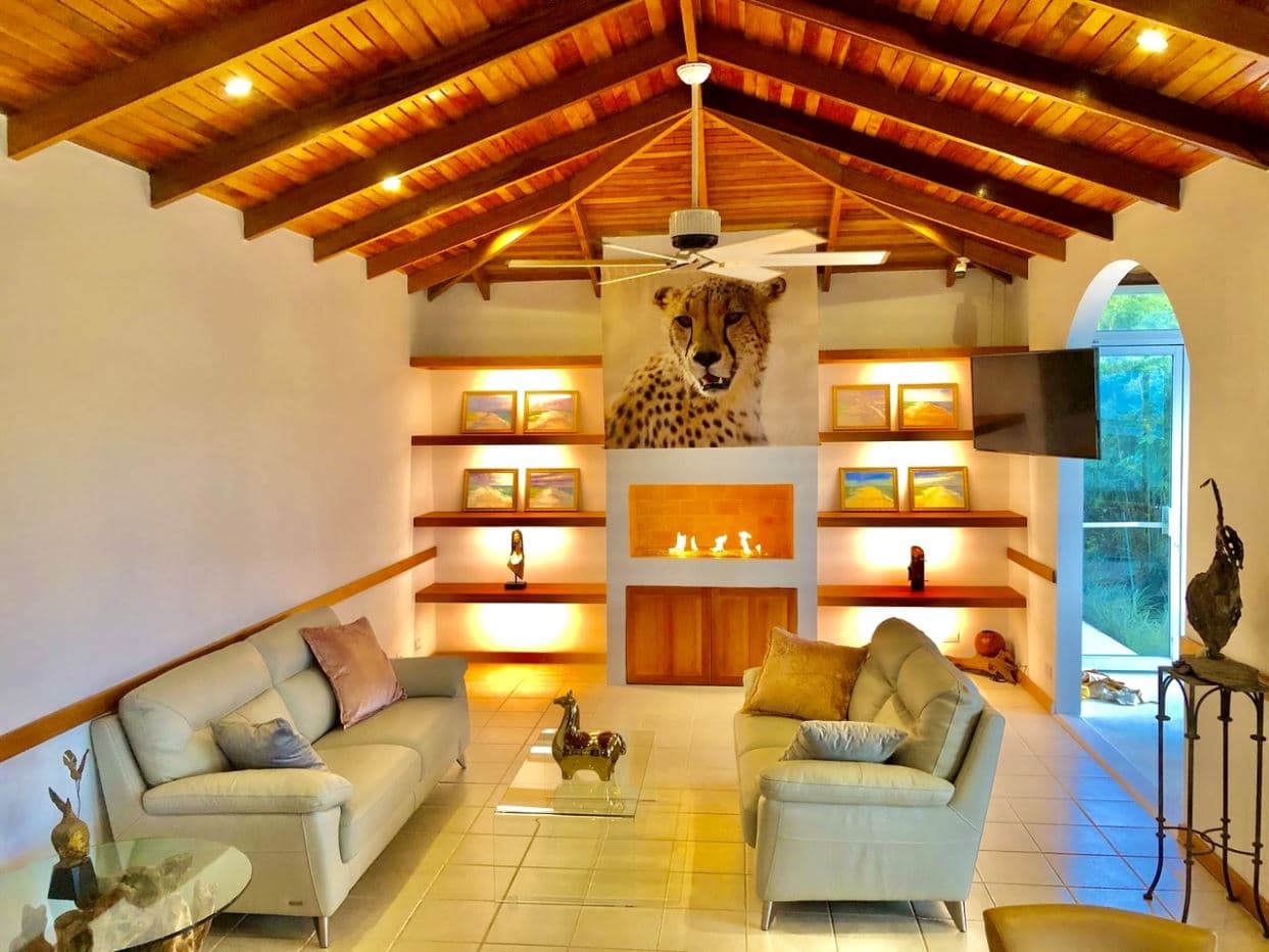 Striking Contemporary Lake Arenal Estate with California-Inspired Design and Arenal Volcano & Lake Views, photo 3