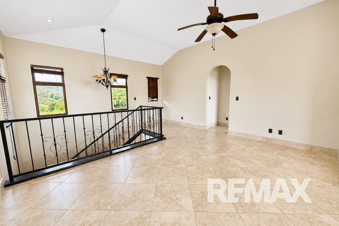 Panoramic Lake Arenal View 3 BR 3BA Home in Exclusive Gated Community with Pool, photo 9
