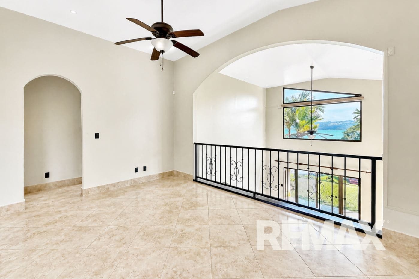 Panoramic Lake Arenal View 3 BR 3BA Home in Exclusive Gated Community with Pool, photo 11