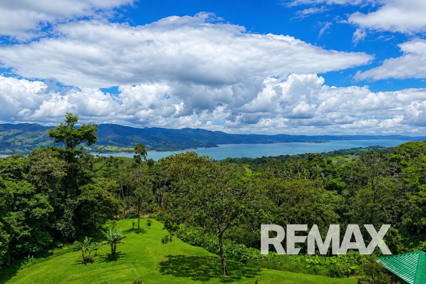 Three-Bedroom Lake View Home Lake Arenal Guanacaste, photo 2