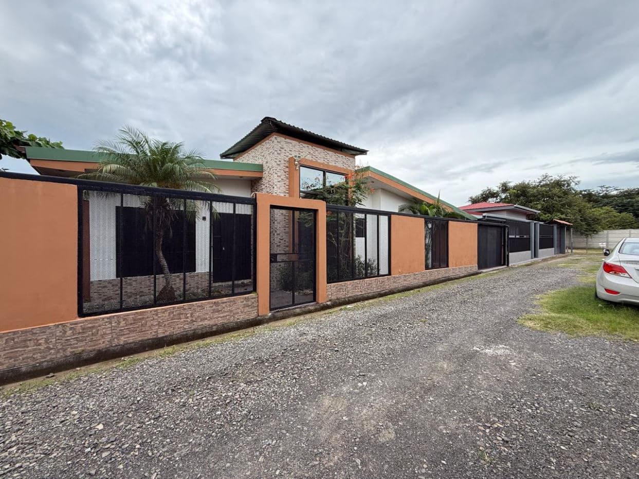 REDUCED BY $5.000 Villa for Sale in Liberia in gated community - “Casa El Real Liberiano”